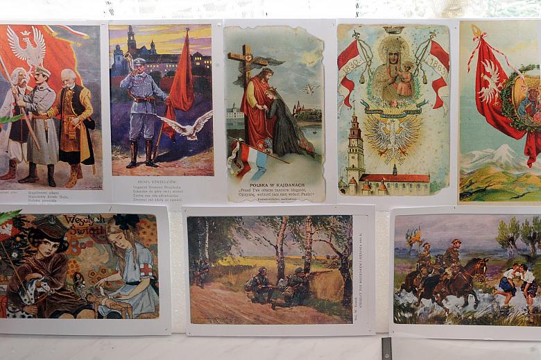 Pokazano również bardzo ciekawą kolekcję patriotycznych pocztówek.