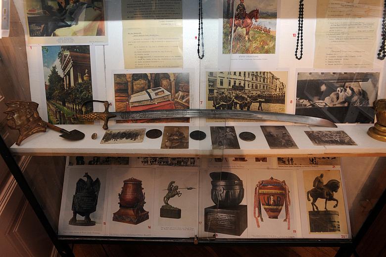 W oparciu o zbiory krakowskich kolekcjonerów przedstawiono drogę Polaków do niepodległości.