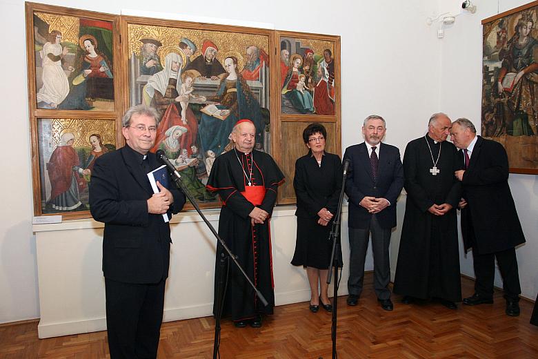 Tu nastąpiło uroczyste otwarcie drugiej części wystawy.