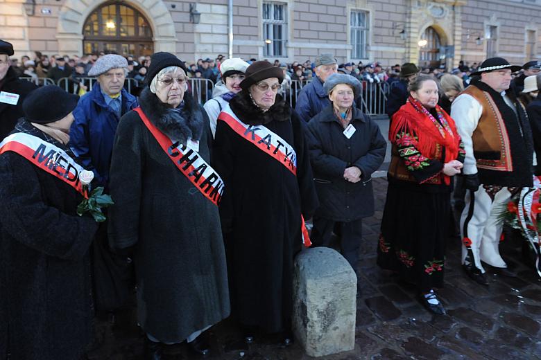 Żegnali Generała przedstawiciele Rodzin Katyńskich.
