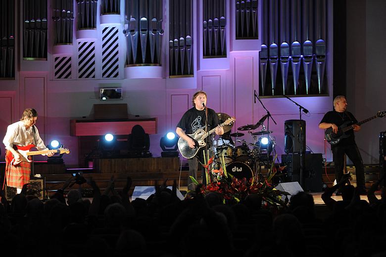 W jubileuszowym koncercie, który odbył się w Filharmonii im. Karola Szymanowskiego zespół "Wawele" wystąpił w swoim ak