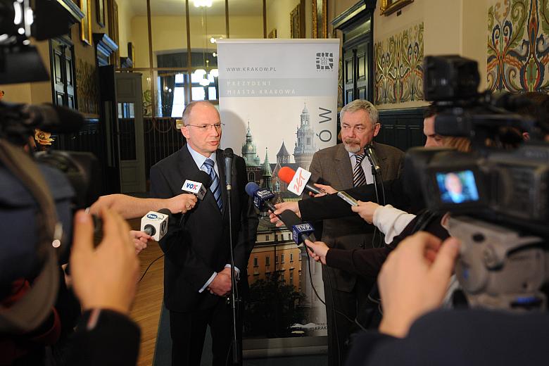 W Urzędzie Miasta Krakowa odbył się briefing, w którym wzieli udział Wiceminister Zbigniew Rapciak oraz Prezydent Miasta Krakowa
