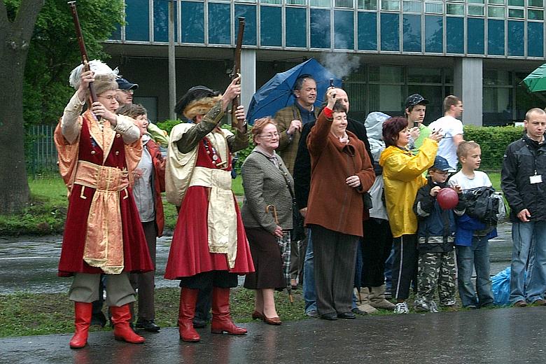 "Prawdziwemu" maratonowi towarzyszył III Mini Maraton. Biorący w nim udział zawodnicy musieli mieć ukończone 12 lat. D