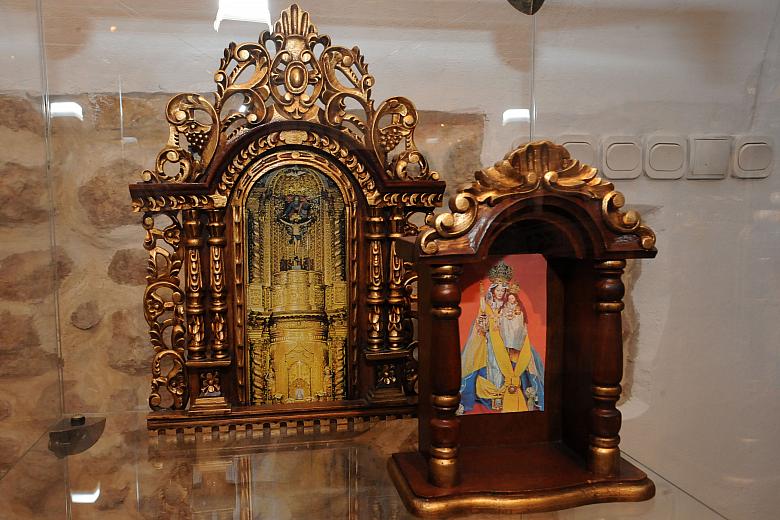 Wystawa - jak napisał jeden z recenzentów - "to swoista podróż po wszystkich regionach tego intrygującego kraju". 