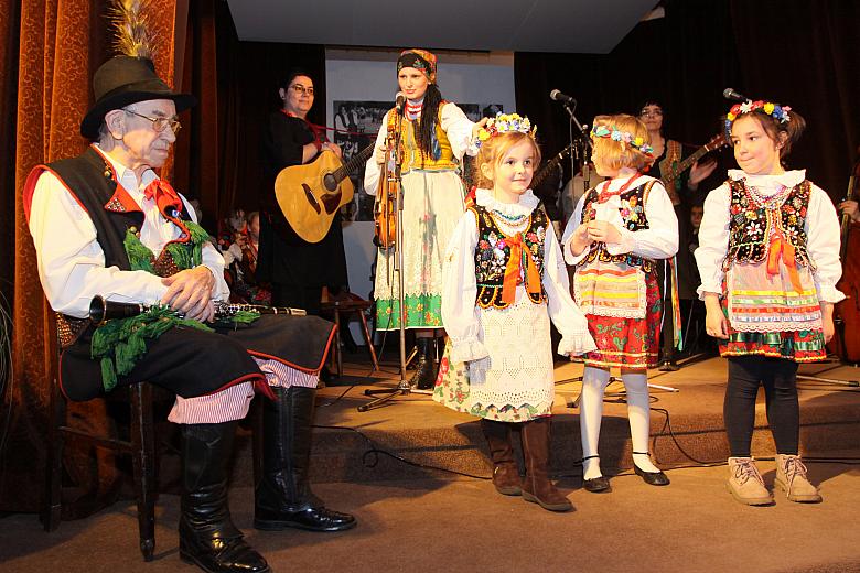 W uroczystości jubileuszowej wzięli udział artyści reprezentujący różne pokolenia.