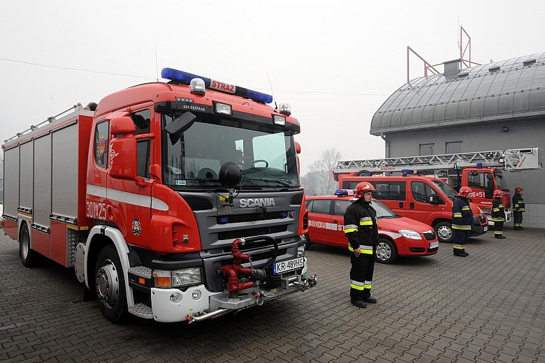 Na placu apelowym oczekiwały między innymi: pojazd typu GCBA 5/32 SCANIA z 2008 roku, czyli trzymiejscowy, ciężki samochód ratow