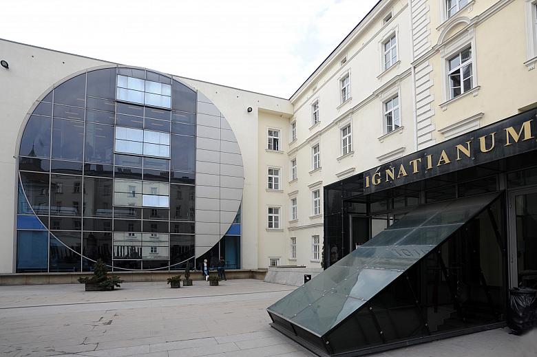 Konferencja została zorganizowana w jezuickim Centrum Kultury i Dialogu "Ignatianum". 