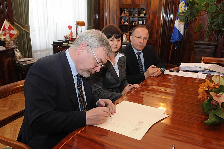 Porozumienie umożliwi organizacjom pozarządowym, prowadzącym działalność charytatywną, dofinansowanie rachunków za centralne ogr