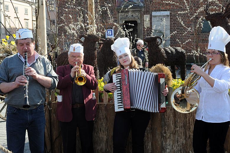 Podczas otwarcia Targów przygrywała "spożywcza" orkiestra, w tradycyjnych nakryciach głowy.