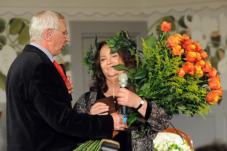 Gratulacje składał Mikołaj Grabowski, obecny dyrektor Starego Teatru...