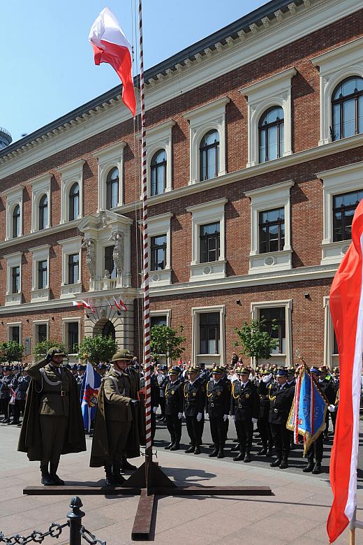 Wciagnięto na maszt Biało-Czerwoną.