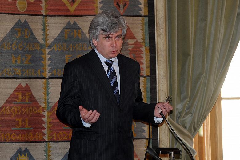 Po zakończeniu części oficjalnej moderator uroczystości, którym był Zastępca Prezydenta Miasta Krakowa Kazimierz Bujakowski, zap