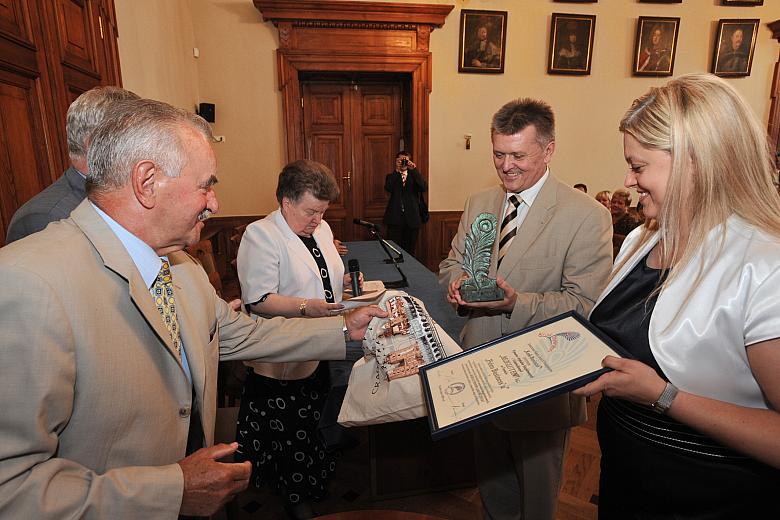 Wytwórnia Artykułów Bezglutenowych i Niskobiałkowych "BEZGLUTEN" to znany polski producent żywności bezglutenowej i ni