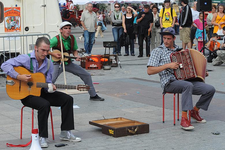 Do udziału w Festiwalu zostały zaproszone 4 grupy teatralne z Polski i 15 z zagranicy.
W ciągu czterech dni trwania imprezy zap