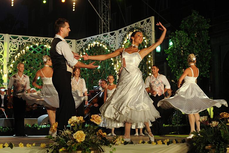 Tańczył Balet Teatru Muzycznego w Łodzi, a grała Orkiestra Symfoniczna Filharmonii Śląskiej pod dyrekcją Mirosława Jacka Błaszcz