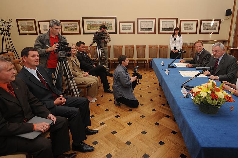 Miasto Kraków i krakowska Akademia Wychowania Fizycznego podpisały umowę. Celem wspólnych działań będą: rozwój sportu i rekreacj