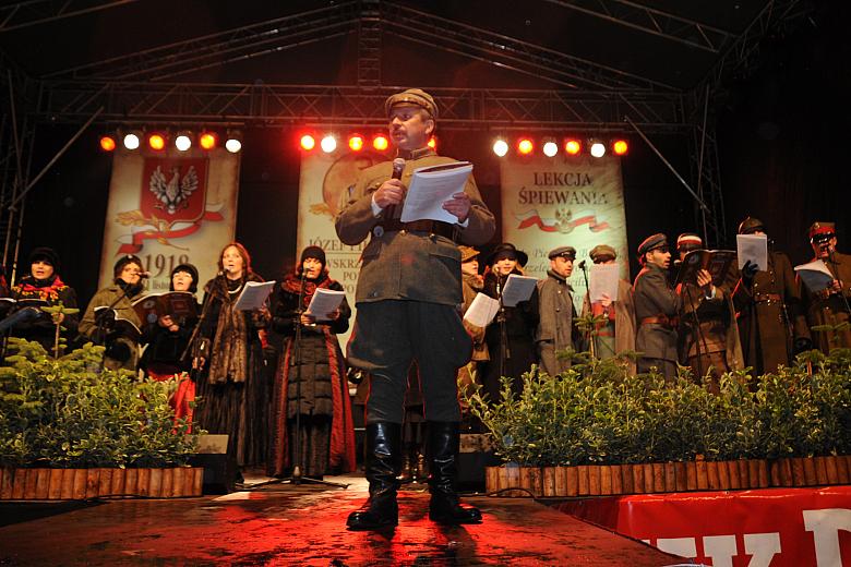 ...wraz z Kazimierzem Madejem i grupą znakomitych artystów...