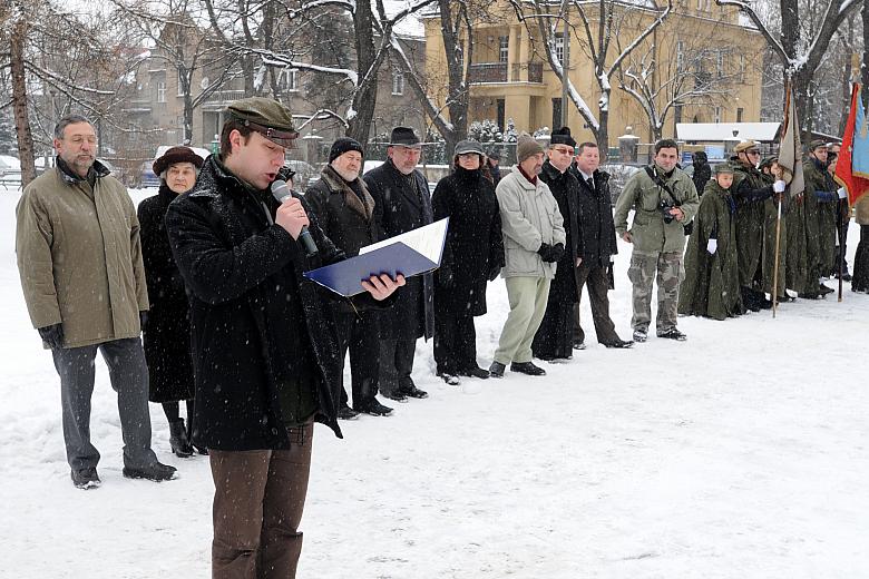 ...oraz 150 byłych harcerzy i harcerek działających w jego strukturach.