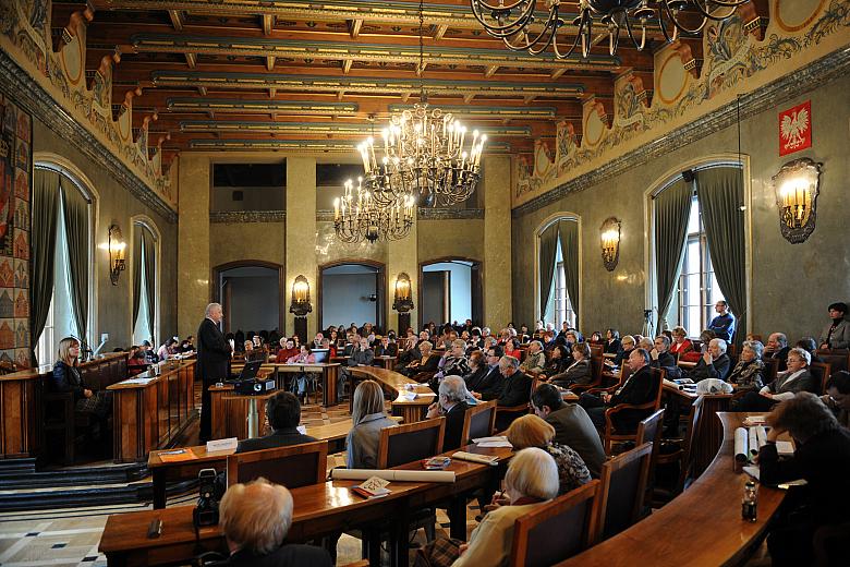 ...a ks. prof. Maciej Ostrowski wykład pt. Kodeks etyki w turystyce.