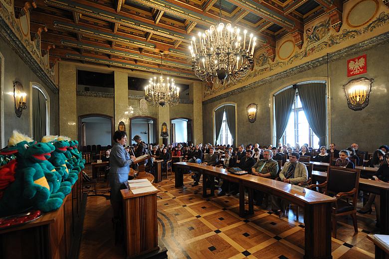 W zabytkowych murach sali Obrad Rady Miasta Krakowa odebrali zasłużone nagrody wyjątkowi młodzi krakowianie.