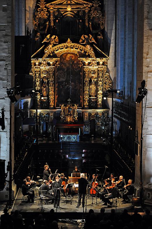Festiwal trwał 8 dni. Każdy z nich wieńczyła wieczorna uczta duchowa na prawdziwie najwyższym poziomie.