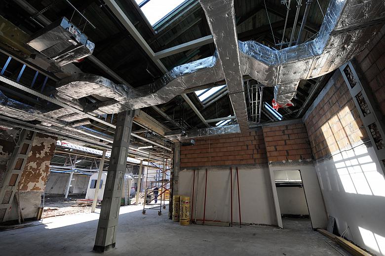 ...wykonawcą zaś jest warszawska firma,... 