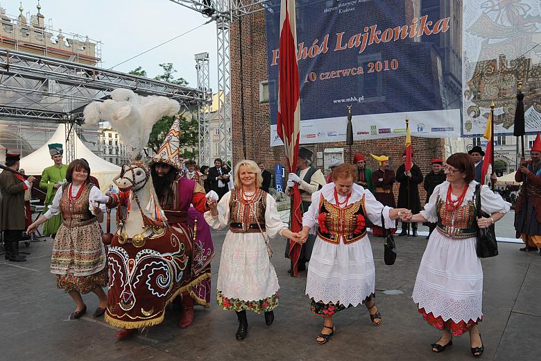 Lajkonik tańcował z krakowiankami,...