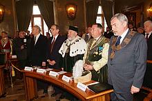 Prezydent Miasta Krakowa oraz laureaci "Cracoviae Merenti".