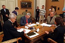 ...oraz Prezes Zarządu Małopolskiej Agencji Rozwoju Regionalnego SA Marzena Piszczek i Pełnomocnik Zarządu MARR SA Ryszard Poda.