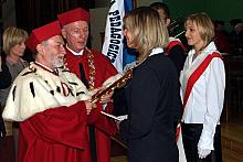 W symbolicznym przyjęciu nowych studentów do grona społeczności akademickiej udział wzięli tylko najlepsi spośród wszystkich zda