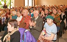 Na tradycyjne, przedświąteczne spotkanie zaproszeni zostali bezdomni, bezrobotni, niepełnosprawni, emeryci i renciści.