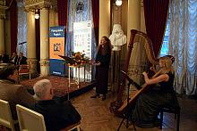 Uroczystość zakończył koncert muzyki kameralnej w wykonaniu Anny Pehlken (sopran) oraz Malwiny Lipiec (harfa).