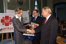 Przekazanie albumów 
od Wydawnictwa "Biały Kruk" 
dla Prezydenta Miasta Krakowa 
i Marszałka Województwa Małopolski