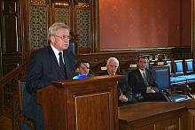 Tadeusz Trzmiel, Zastępca Prezydenta Masta Krakowa, rozpoczął obrady.