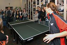 Szczególnym powodzeniem cieszy się stół do ping-ponga przekazany przez Leszka Kucharskiego, byłego zawodnika, medalisty mistrzos