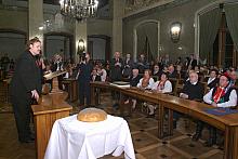 Autor wystawy przedstawił ideę i hitorie zebranych fotografii.