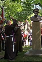 Kiedyś mawiano, że w Polsce zakony zawsze popierają dobre sprawy. Przywrócenie generała zbiorowej pamięci Polaków jest niewątpli