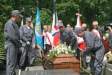 Profesor spoczął na cmentarzu Rakowickim. 