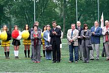 Międzyszkolny Ośrodek Sportowy w Nowej Hucie zyskał nowe wielofunkcyjne boisko.
