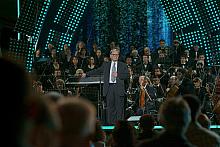 Wszyscy czekali, aż zabrzmi Pień o Bogu ukrytym, napisana przez Ennio Morricone do wierszy i tekstów Jana Pawła II,...