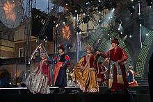 ...od sarmackiego dworu Jana III Sobieskiego.