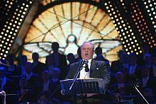 Stare powiedzenie mówi:"kto śpiewa, dwa razy się modli".