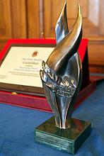 Statuetki oraz certyfikaty nadania honorowego tytułu "Przyjaciel Sportu A.D. 2006"...