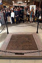 Tablica w Krzyżu Sukiennic