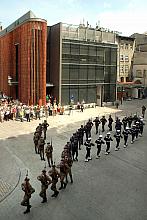 Pokaz udowodnił, że nawet dziś, gdy wyszkolenie żołnierza opiera się na zupełnie innych zasadach niż przed laty, nie zaginęły do