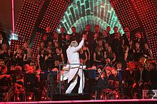 Rozpoczął się koncert. Rozbrzmiewała muzyka i słowa napisanego przez Zbigniewa Książka libretta. 