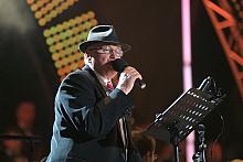 Znany krakowski aktor Jan Nowicki wystąpił jako narrator opowiadajacy dzieje miasta.