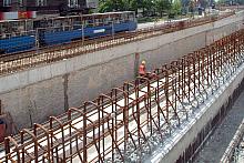 ...nowym odcinkiem przez ul. Lubomirskiego do ul. Wita Stwosza, a stamtąd do tunelu pod dworcem kolejowym w rejon ul. Pawiej i W