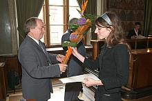 Joanna Gorlach - studentka V roku kulturoznawstwa na Uniwersytecie Jagiellońskim. Zajmuje się fotografią, uczestniczyła w wielu 