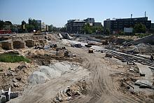 ...co umożliwiło bezkolizyjny przejazd z ulic Lubomirskiego i Prażmowskiego w aleję Powstania Warszawskiego. 